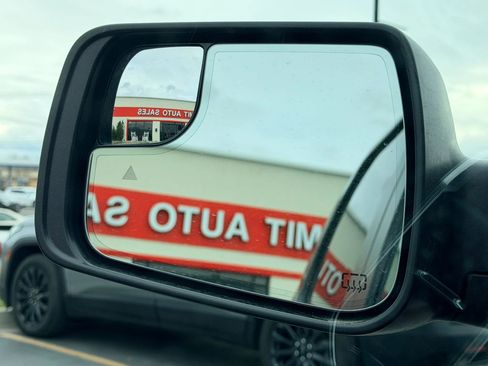 Used 2021 RAM 1500 Laramie image 17