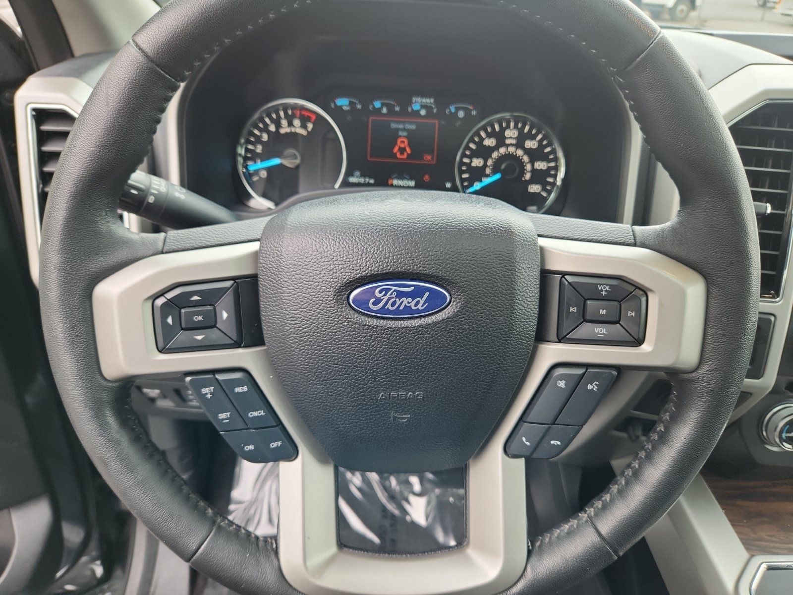 Used 2018 Ford F150 Lariat w/ Equipment Group 502A Luxury AWD/4WD image 9