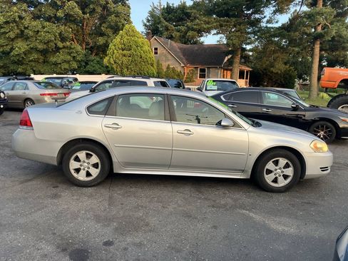 Used 2009 Chevrolet Impala LS FWD image 11