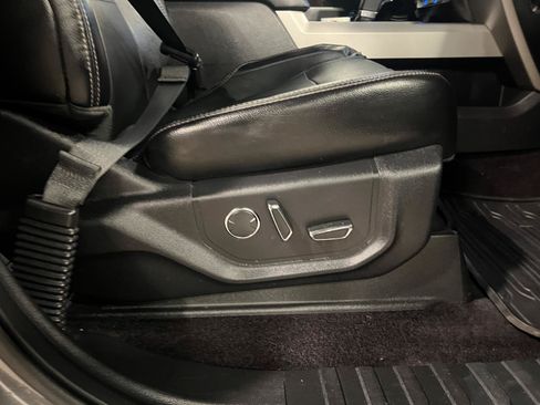 Used 2016 Ford F150 Lariat w/ Equipment Group 502A Luxury AWD/4WD image 38