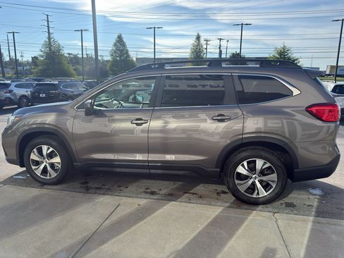 Used 2021 Subaru Ascent Premium w/ Convenience Package AWD/4WD image 6