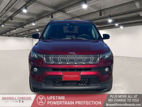 Used 2022 Jeep Compass Latitude image 18