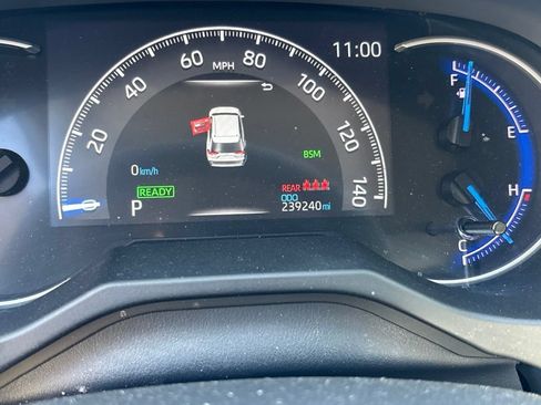 Used 2021 Toyota RAV4 Limited w/ Carpet Mat Package (TMS) AWD/4WD image 18