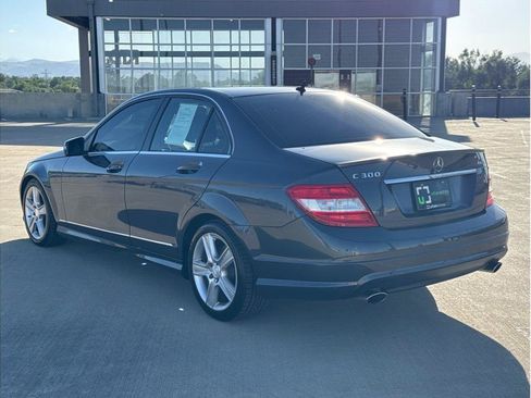 Used 2011 Mercedes-Benz C 300 4MATIC Sedan image 6