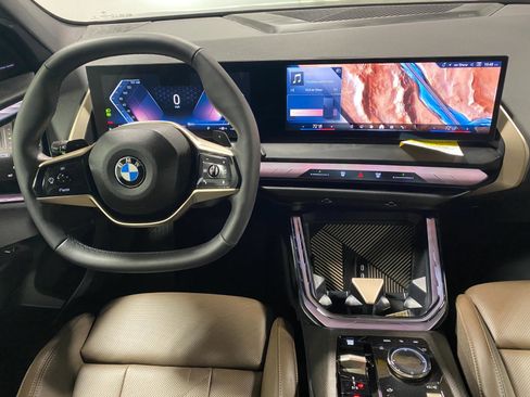 Used 2025 BMW X3 xDrive30i w/ Convenience Package image 2