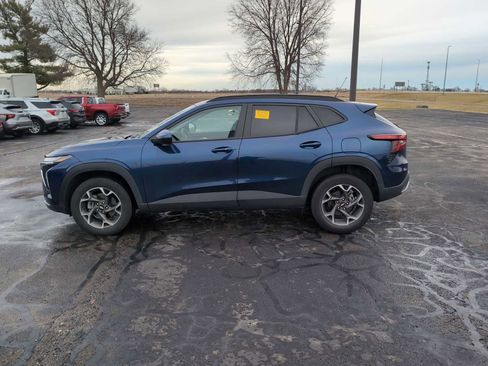 Used 2024 Chevrolet Trax LT w/ Driver Confidence Package image 2