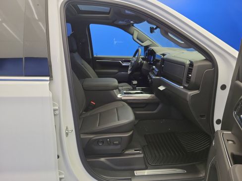New 2025 Chevrolet Silverado 1500 LTZ w/ Technology Package AWD/4WD image 24