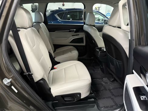 Used 2020 Kia Telluride S AWD/4WD image 25