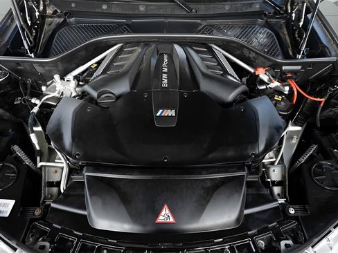 Used 2017 BMW X6 M image 48