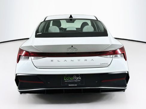 Used 2024 Hyundai Elantra Limited FWD image 7