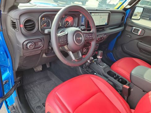 Used 2024 Jeep Wrangler Unlimited Rubicon w/ XTREMEE 35" Tire Package image 20