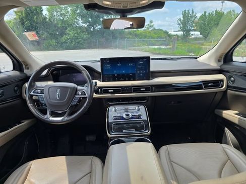 Used 2022 Lincoln Nautilus Reserve w/ Equipment Group 201A AWD/4WD image 18
