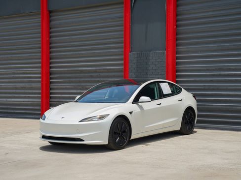 Used 2024 Tesla Model 3 Standard Range RWD image 1
