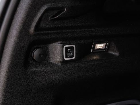 Used 2022 Jeep Grand Cherokee L Limited RWD image 65