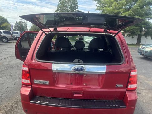 Used 2011 Ford Escape Limited w/ 302A Rapid Spec Order Code image 8