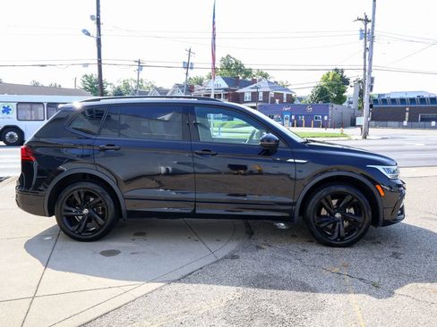 Used 2024 Volkswagen Tiguan SE R-Line AWD/4WD image 6