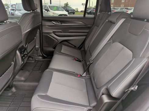 Used 2024 Jeep Grand Cherokee L Laredo AWD/4WD image 6