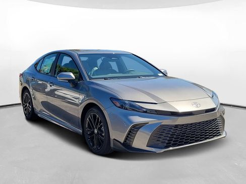 New 2026 Toyota Camry SE w/ Convenience Package FWD image 3