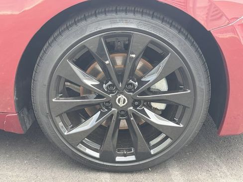 Used 2023 Nissan Maxima Platinum w/ Sport Mat Group FWD image 10