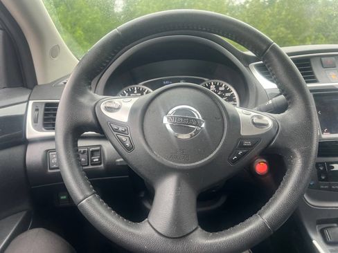 Used 2019 Nissan Sentra SV FWD image 11