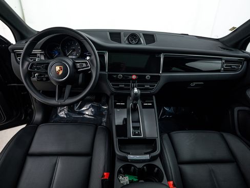 Certified 2026 Porsche Macan AWD/4WD image 20
