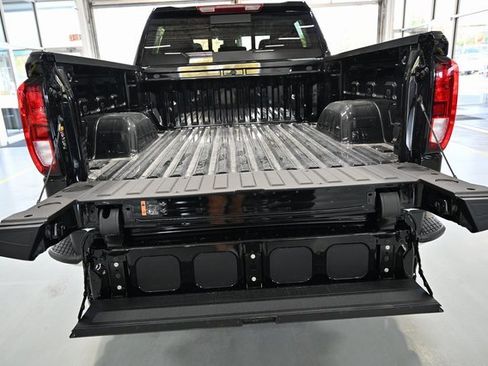 New 2026 GMC Sierra 1500 SLE w/ Preferred Package image 9