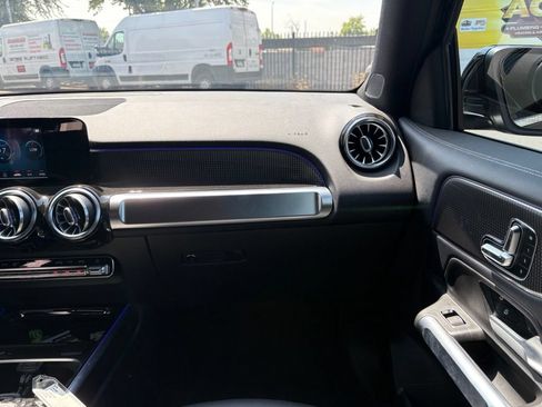 Used 2021 Mercedes-Benz GLB 250 image 8