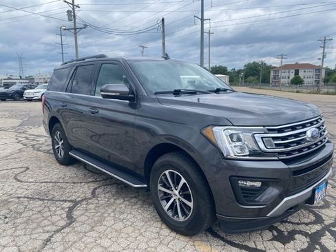 Used 2020 Ford Expedition XLT w/ Equipment Group 202A AWD/4WD image 3