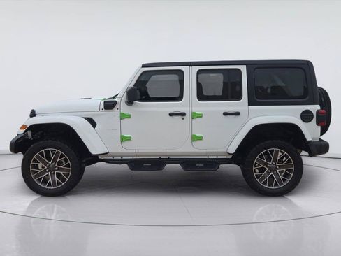 Used 2023 Jeep Wrangler Unlimited Sahara w/ Cold Weather Group AWD/4WD image 2