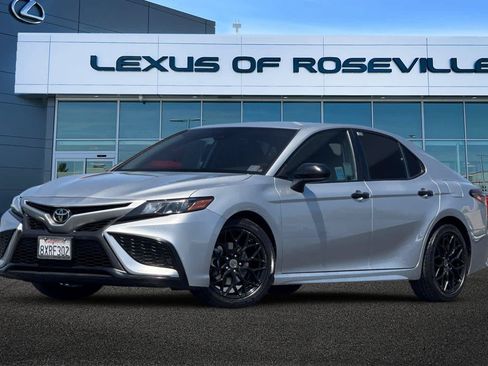 Used 2021 Toyota Camry SE FWD image 1