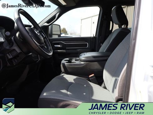 Used 2024 RAM 3500 Big Horn image 22