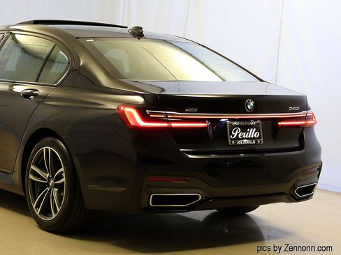 Used 2021 BMW 740i xDrive w/ M Sport Package AWD/4WD image 8