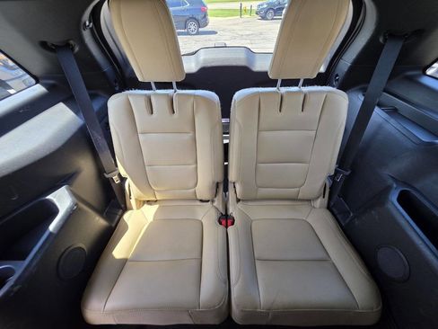 Used 2016 Ford Explorer XLT w/ Equipment Group 202A AWD/4WD image 16