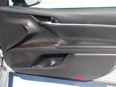 Used 2023 Toyota Camry SE FWD image 18