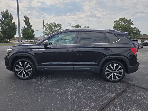 Certified 2023 Volkswagen Taos SE FWD image 11