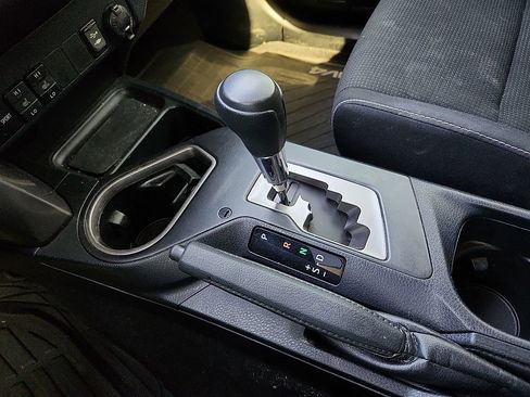 Used 2018 Toyota RAV4 XLE image 12