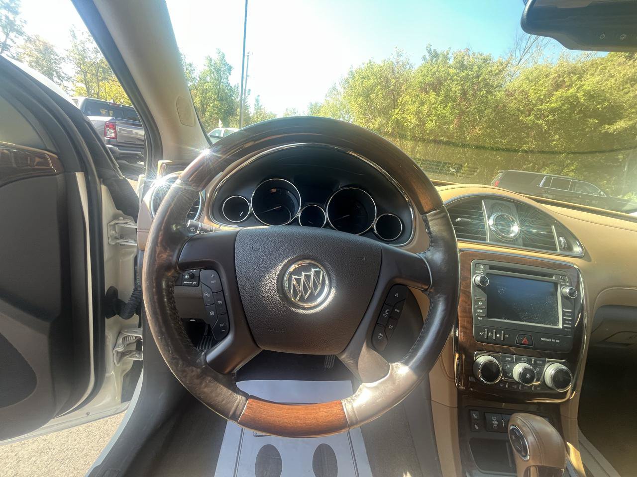 Used 2015 Buick Enclave Leather AWD/4WD image 12