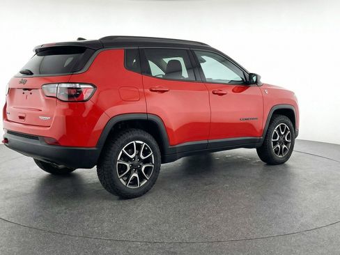 Used 2025 Jeep Compass Trailhawk w/ Trailer Tow Group image 9