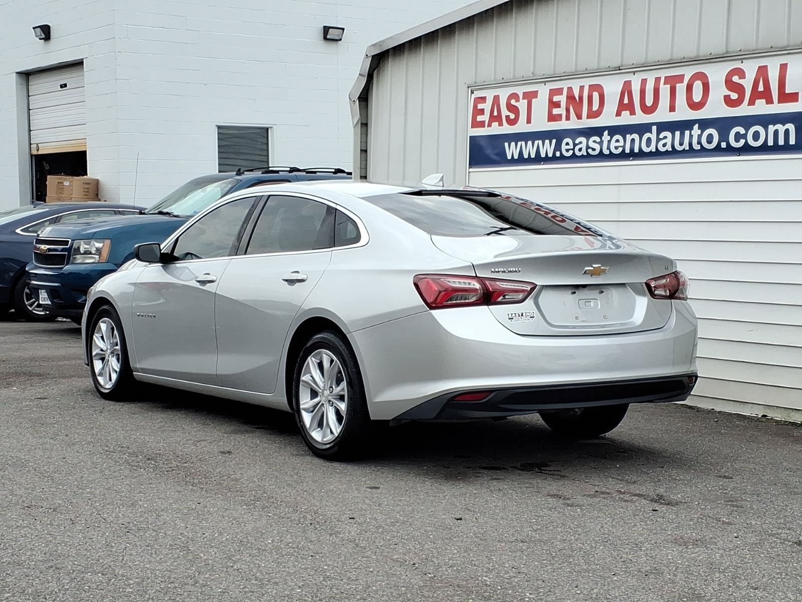 Used 2019 Chevrolet Malibu LT FWD image 3