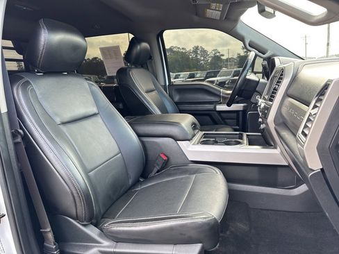 Used 2017 Ford F350 Lariat w/ Chrome Package image 28