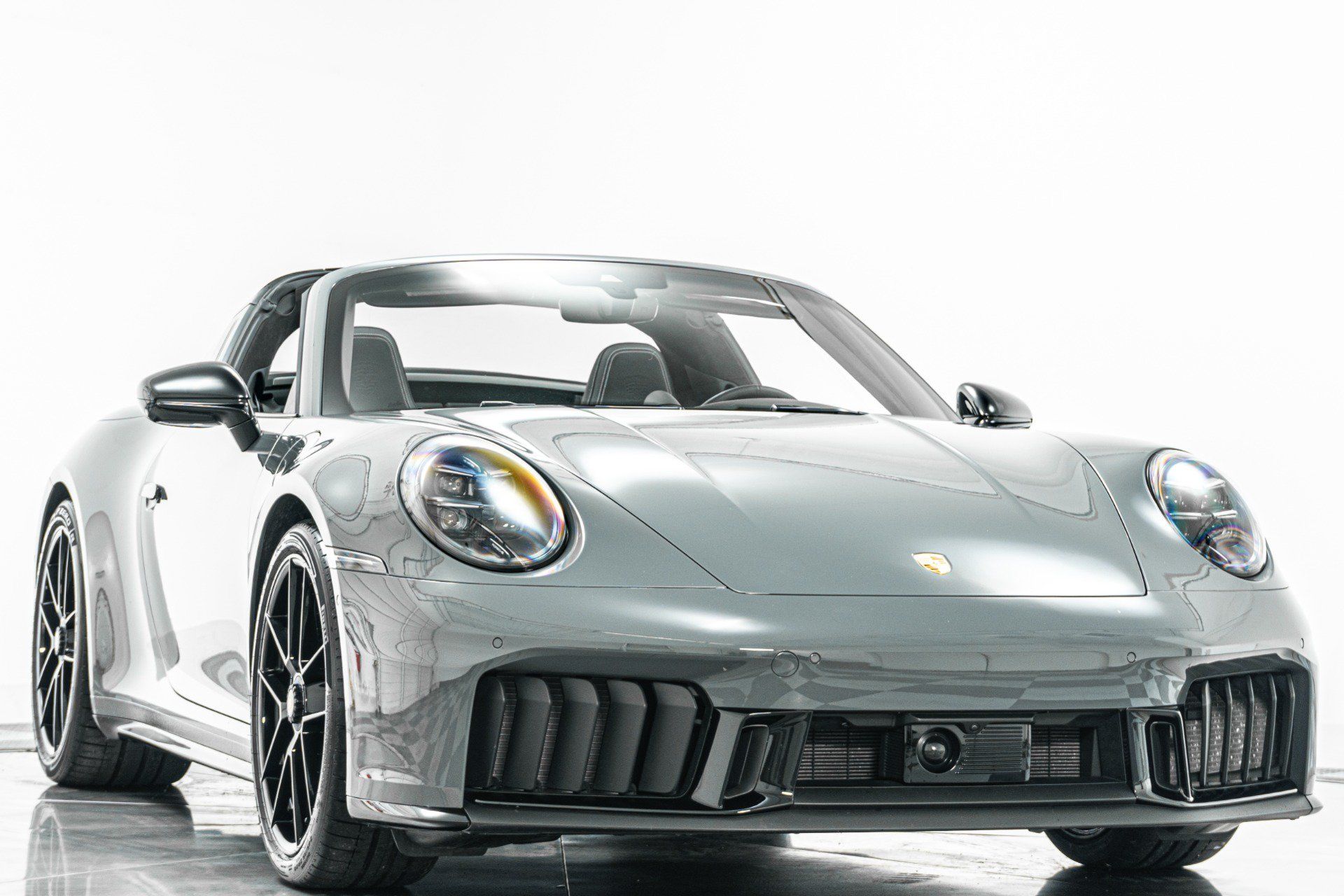 Used 2026 Porsche 911 Targa 4 GTS AWD/4WD image 3
