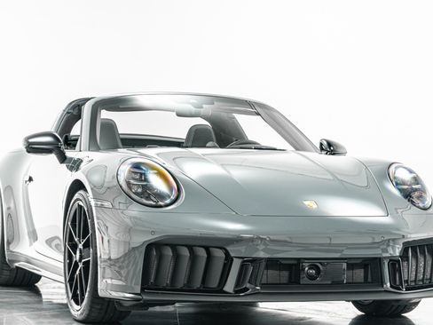 Used 2026 Porsche 911 Targa 4 GTS AWD/4WD image 3