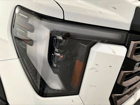 Used 2024 GMC Sierra 2500 AT4X w/ AT4X AEV Edition image 12