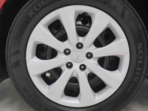 Used 2020 Toyota Corolla LE FWD image 23