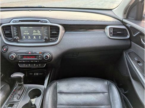 Used 2019 Kia Sorento EX image 26