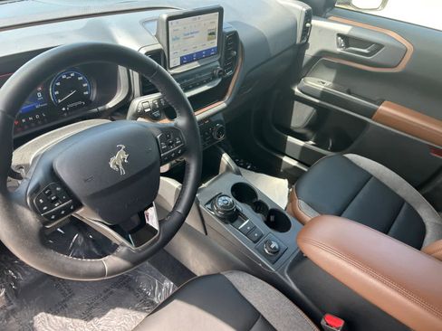 Used 2024 Ford Bronco Sport Outer Banks w/ Tech Package AWD/4WD image 11