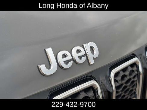 Used 2023 Jeep Compass Limited w/ Elite Group AWD/4WD image 4