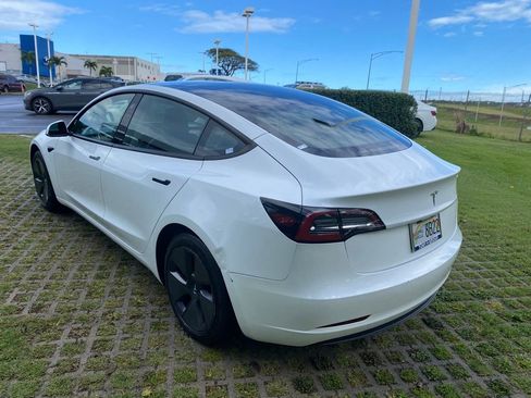 Used 2023 Tesla Model 3 Standard Range image 5