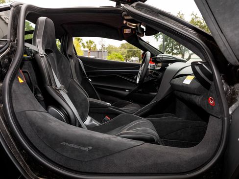 New 2026 McLaren 750S image 24