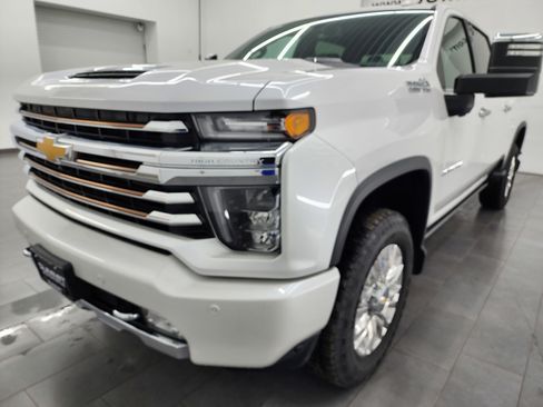 Used 2022 Chevrolet Silverado 2500 High Country w/ Safety Package II image 7